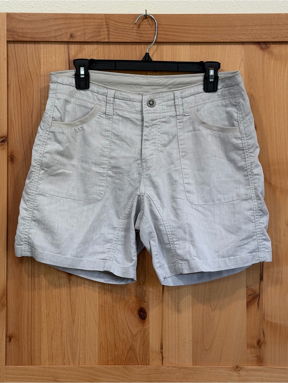 Kuhl Women's Light Grey Athletic Shorts, size 8